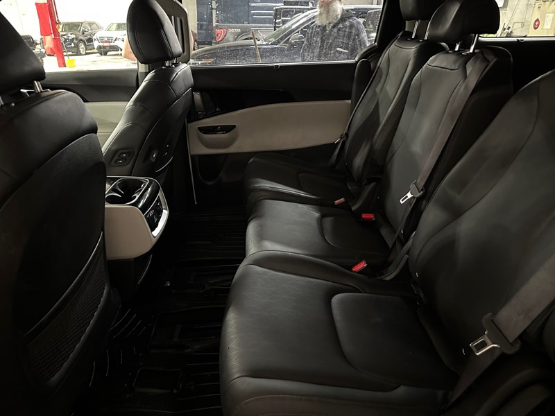 2024 Kia Carnival EX FWD