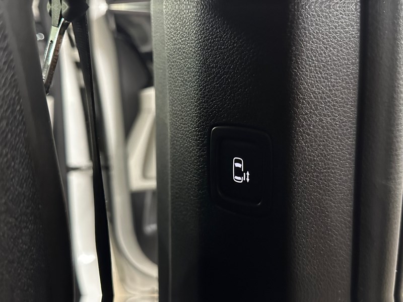 2024 Kia Carnival EX FWD