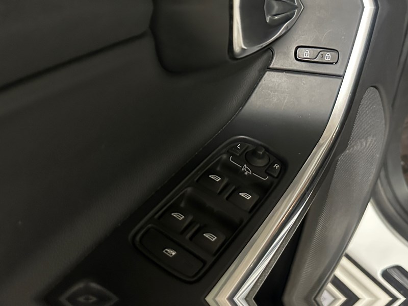 2016 Volvo S60 Cross Country 4dr Sdn T5 Platinum AWD