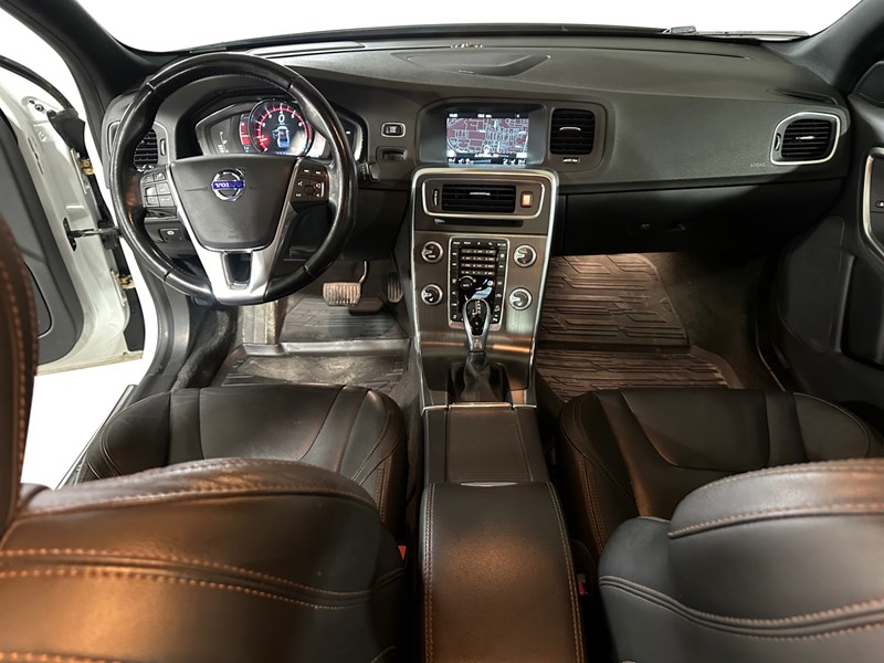 2016 Volvo S60 Cross Country 4dr Sdn T5 Platinum AWD