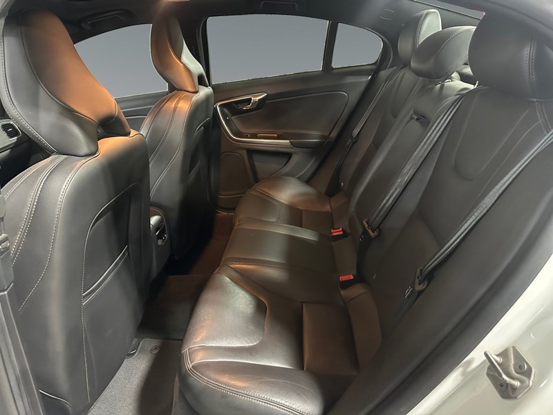 2016 Volvo S60 Cross Country 4dr Sdn T5 Platinum AWD