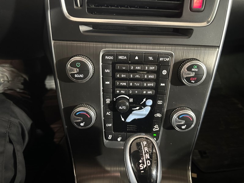 2016 Volvo S60 Cross Country 4dr Sdn T5 Platinum AWD