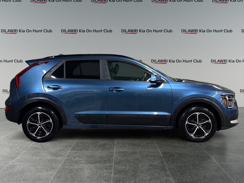 2025 Kia Niro EX FWD