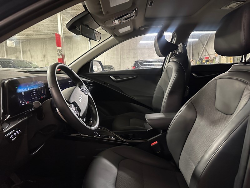 2025 Kia Niro EX FWD