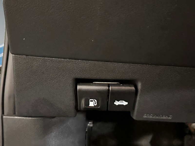 2025 Nissan Versa SV CVT