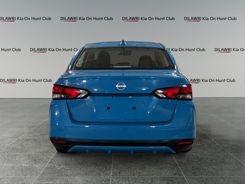 2025 Nissan Versa SV CVT