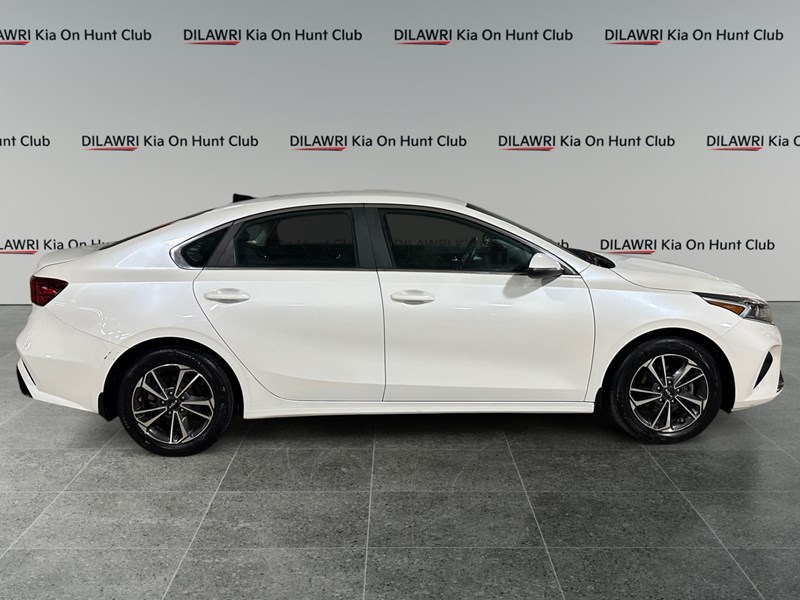 2023 Kia Forte EX IVT