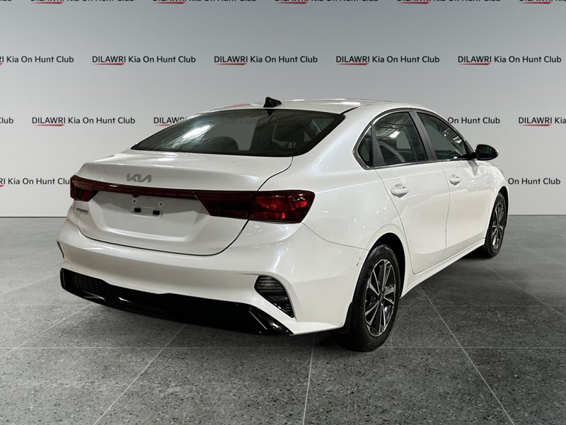 2023 Kia Forte EX IVT