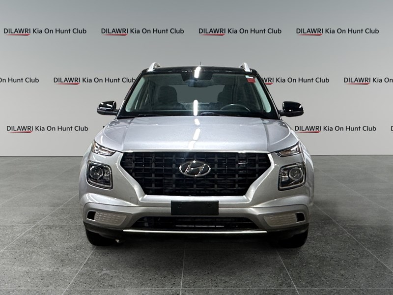 2023 Hyundai Venue Preferred IVT w/Two-Tone