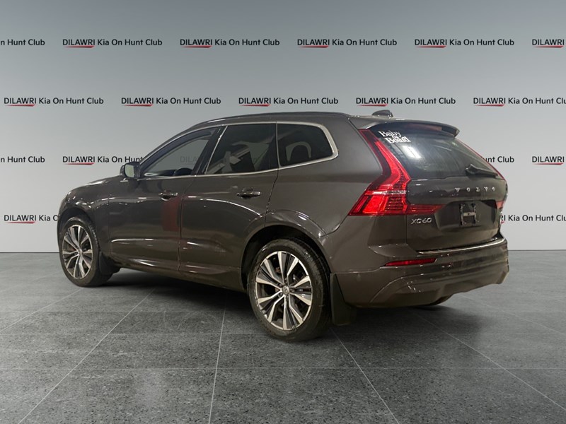 2022 Volvo XC60 B6 AWD Momentum