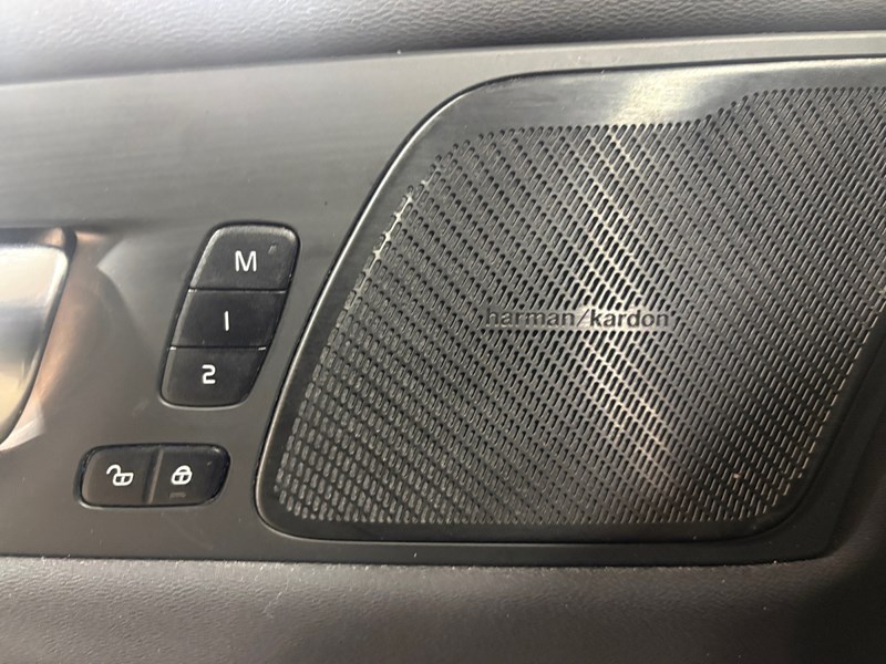 2022 Volvo XC60 B6 AWD Momentum