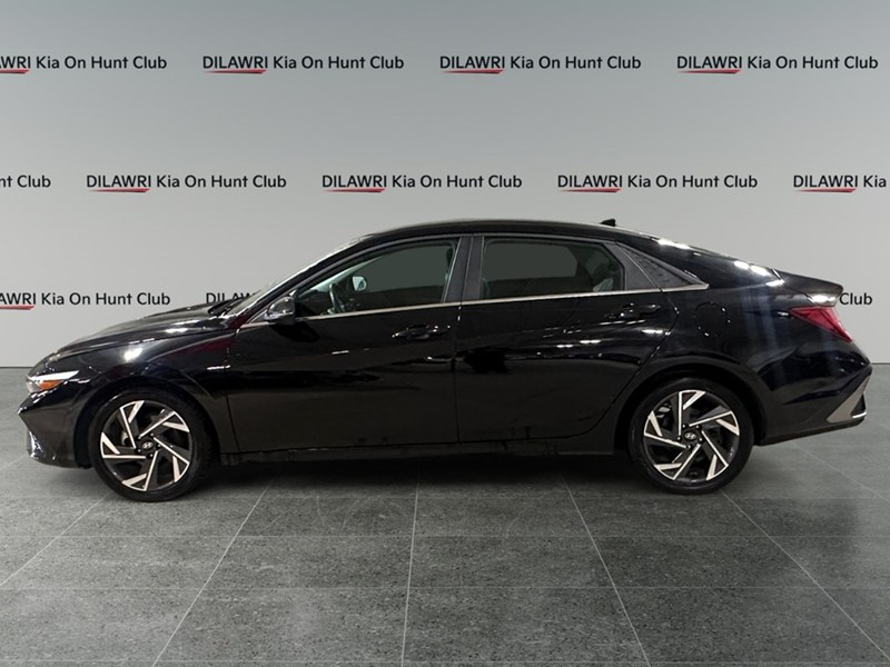 2024 Hyundai Elantra Luxury IVT