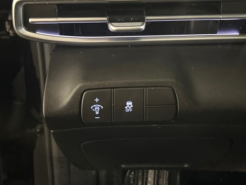 2024 Hyundai Elantra Luxury IVT