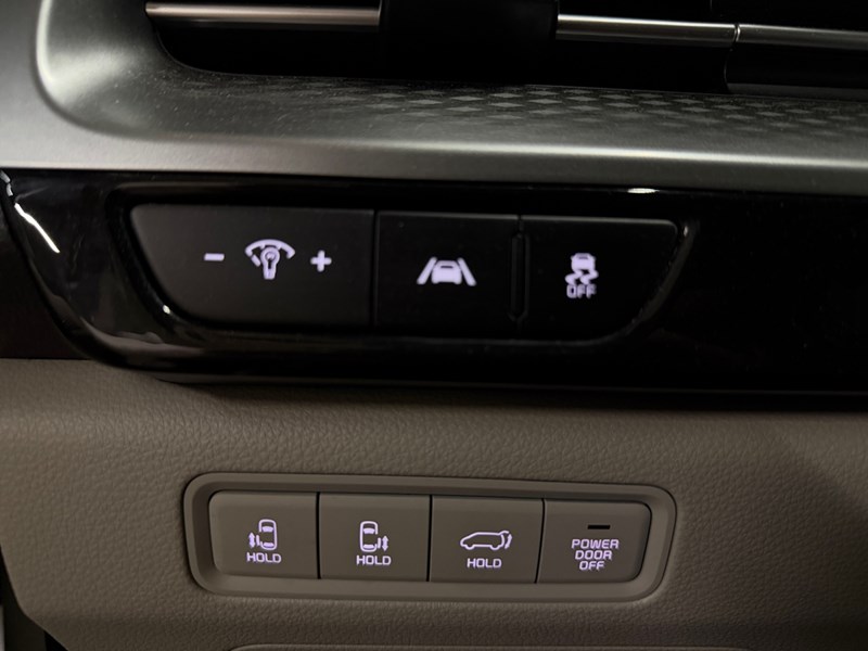 2022 Kia Carnival LX+ FWD