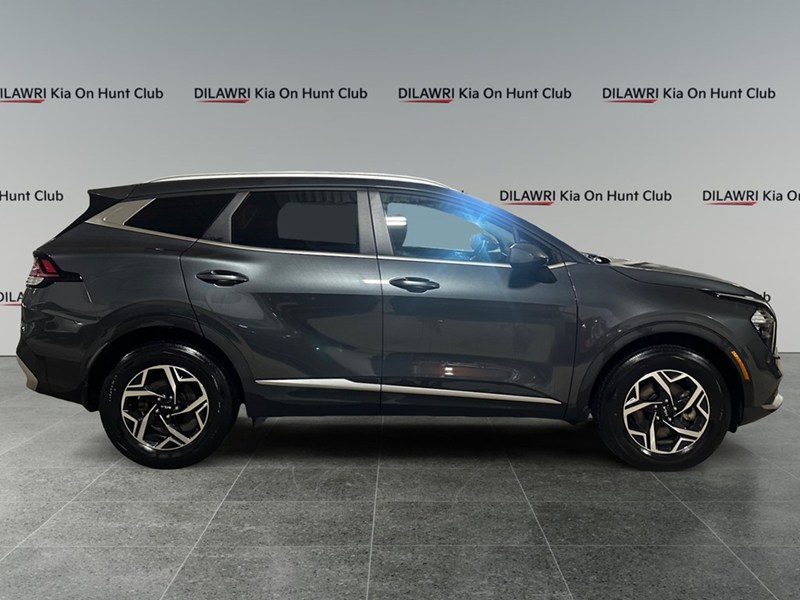 2024 Kia Sportage LX AWD I LOW KM I CAR PLAY I OFF LEASE