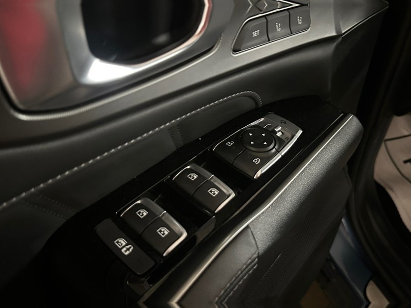 2026 Kia Sorento HEV SX AWD I NAV I LEATHER I PANO ROOF I 6 PASSENGER