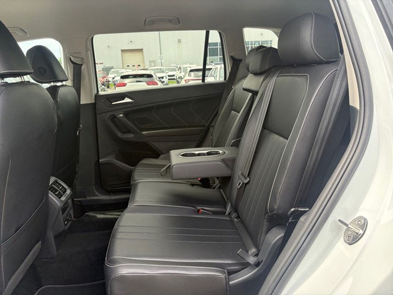 2024 Volkswagen Tiguan Comfortline i CAR PLAY I LEATHERI LANE KEEPI