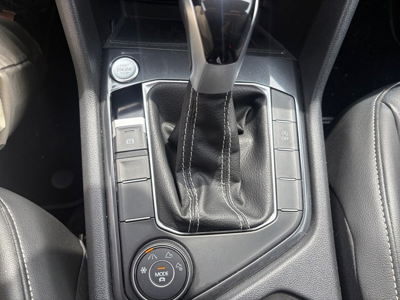 2024 Volkswagen Tiguan Comfortline i CAR PLAY I LEATHERI LANE KEEPI