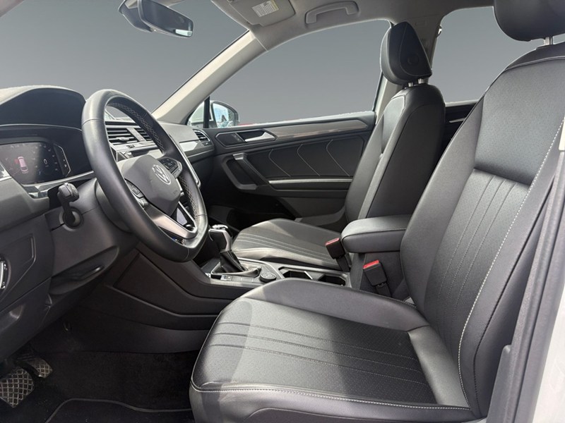 2024 Volkswagen Tiguan Comfortline i CAR PLAY I LEATHERI LANE KEEPI