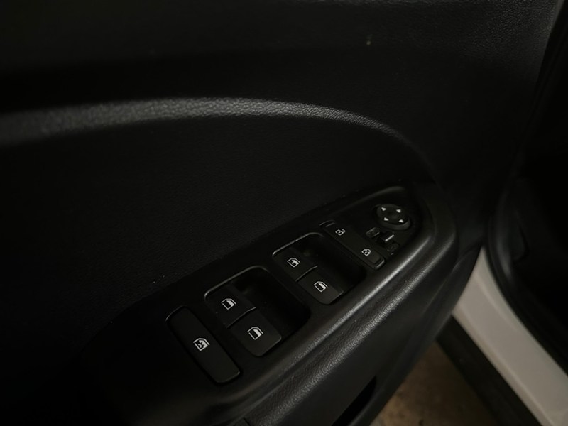 2023 Hyundai Venue ESSENTIAL I  CAR PLAY I HEATED SEATS