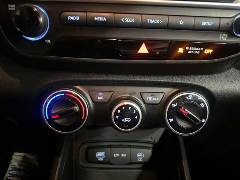 2023 Hyundai Venue ESSENTIAL I  CAR PLAY I HEATED SEATS
