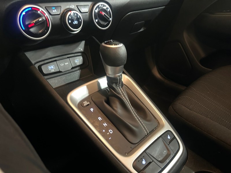 2023 Hyundai Venue ESSENTIAL I  CAR PLAY I HEATED SEATS