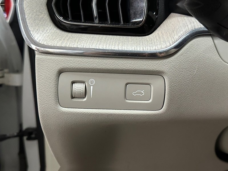 2019 Volvo XC60 T6 AWD Inscription I  LEATHER I PANOROOF I