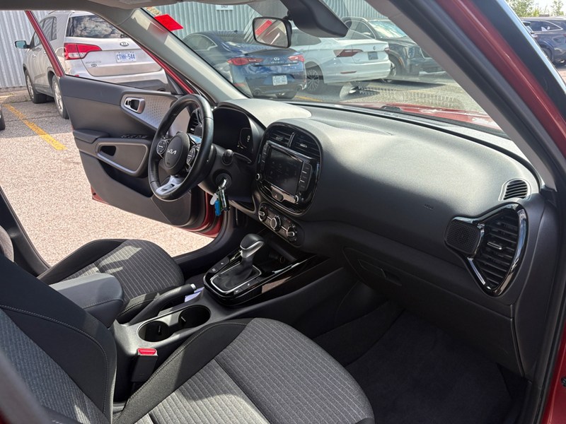 2023 Kia Soul EX  / LOW KM/ OFF LEASE/ CAR PLAY/ CAM