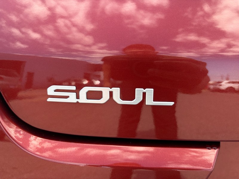 2023 Kia Soul EX  / LOW KM/ OFF LEASE/ CAR PLAY/ CAM