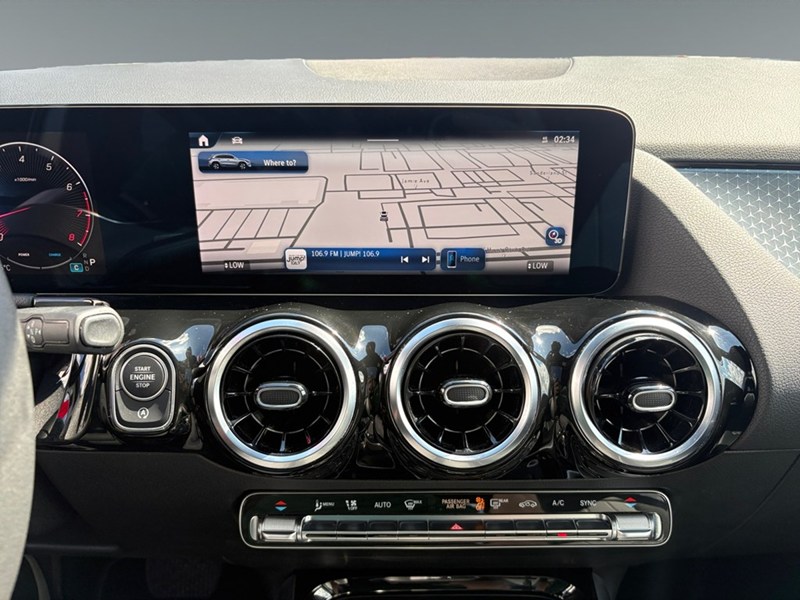 2026 Mercedes-Benz GLA 250 GLA 250 AWD I PANO ROOFI MBUX NAVI PARK ASSIST I