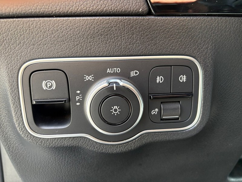 2026 Mercedes-Benz GLA 250 GLA 250 AWD I PANO ROOFI MBUX NAVI PARK ASSIST I