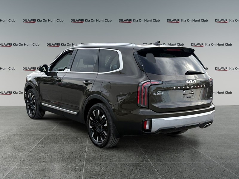 2024 Kia Telluride SX Limited / HEADS UP DISPLY, NAV, PANORAMIC ROOF