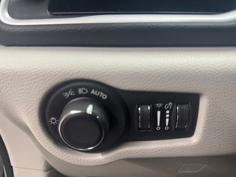 2024 Chrysler Grand Caravan SXT WITH SAFETY TEC PKG.