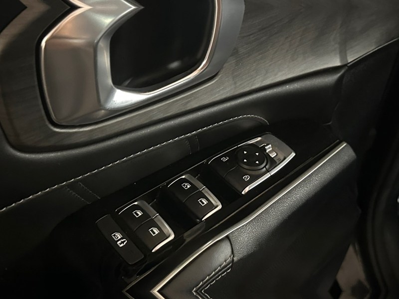2025 Kia Sorento X-LINE AWD/ PANO ROOF/ LEATHER/ NAV/ CAR PLAY