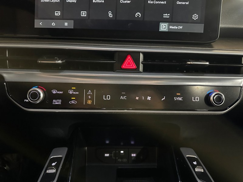 2025 Kia Sorento X-LINE AWD/ PANO ROOF/ LEATHER/ NAV/ CAR PLAY