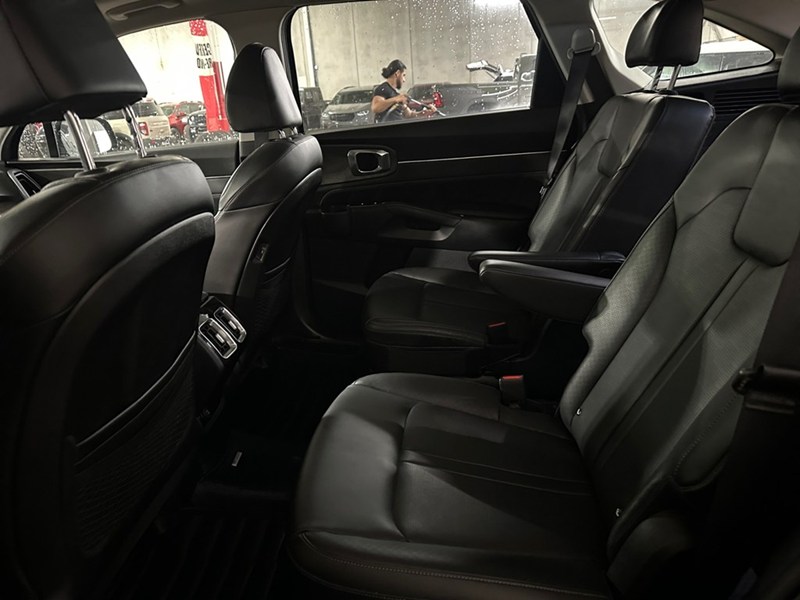 2025 Kia Sorento X-LINE AWD/ PANO ROOF/ LEATHER/ NAV/ CAR PLAY