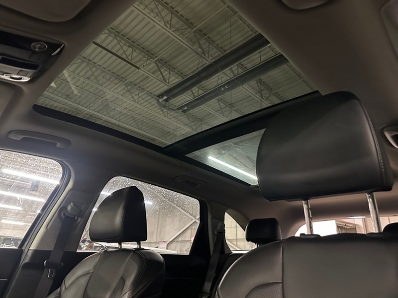2025 Kia Sorento X-LINE AWD/ PANO ROOF/ LEATHER/ NAV/ CAR PLAY