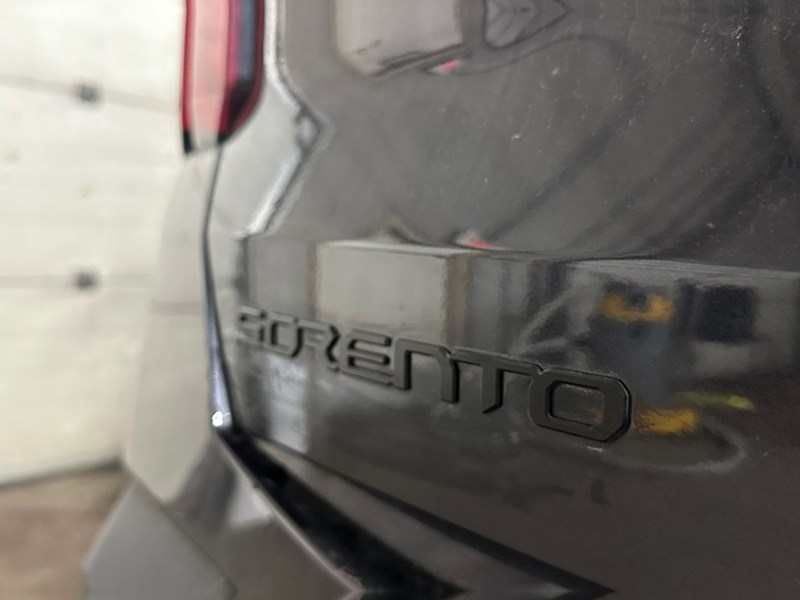 2025 Kia Sorento X-LINE AWD/ PANO ROOF/ LEATHER/ NAV/ CAR PLAY