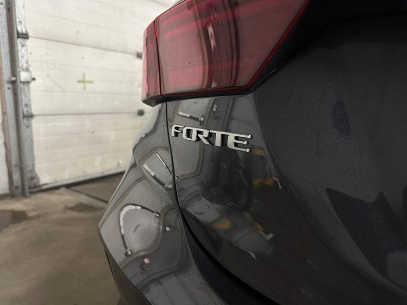 2023 Kia Forte LX IVT