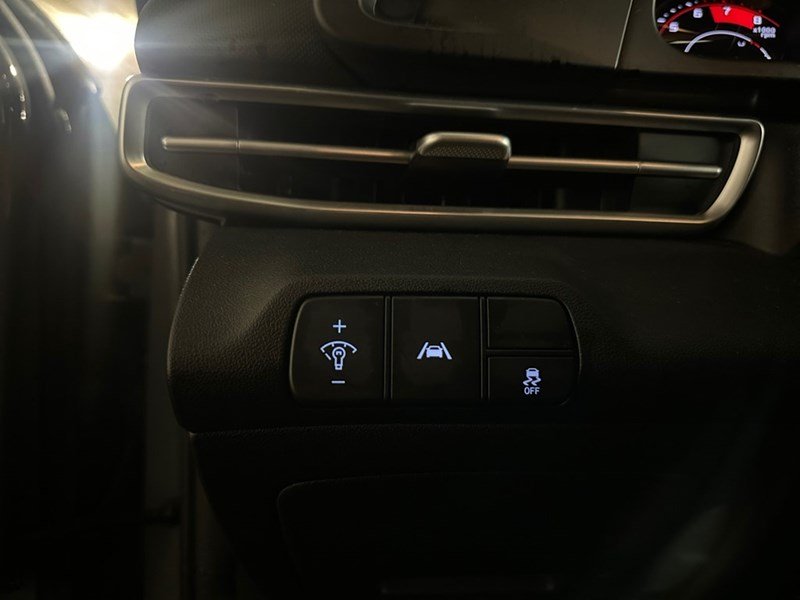 2022 Hyundai Elantra Preferred IVT w/Sun & Tech Package