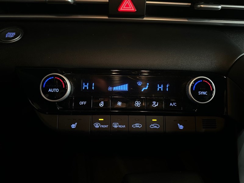 2022 Hyundai Elantra Preferred IVT w/Sun & Tech Package