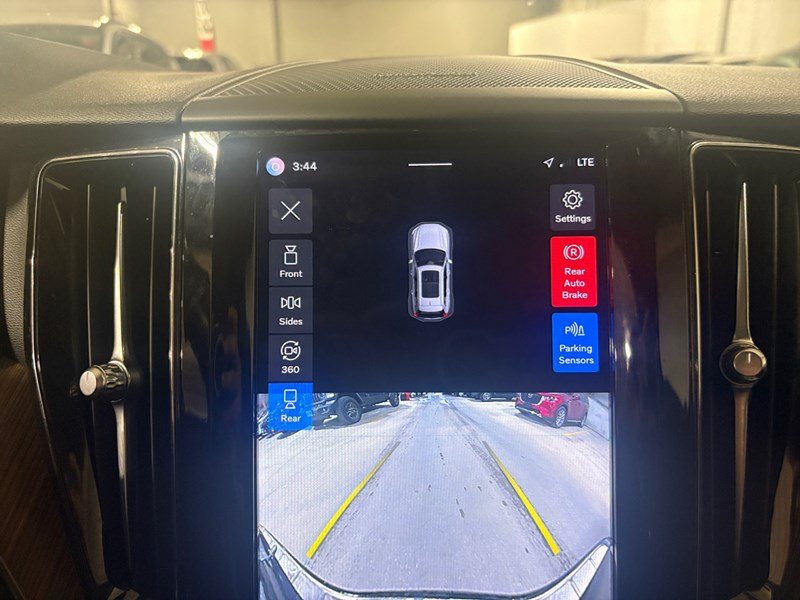 2022 Volvo XC60 B6 AWD Momentum