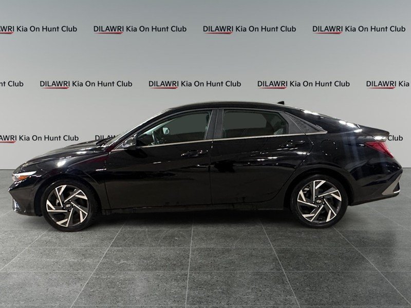 2024 Hyundai Elantra Luxury IVT