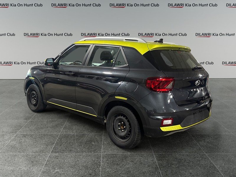 2021 Hyundai Venue Preferred IVT w/Two-Tone