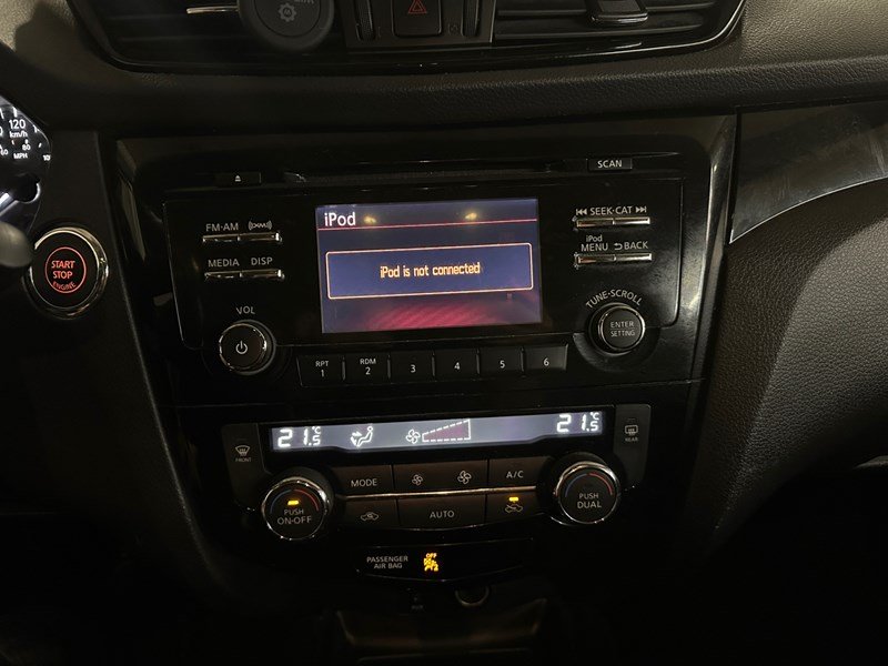 2017 Nissan Qashqai SV  W Sunroof