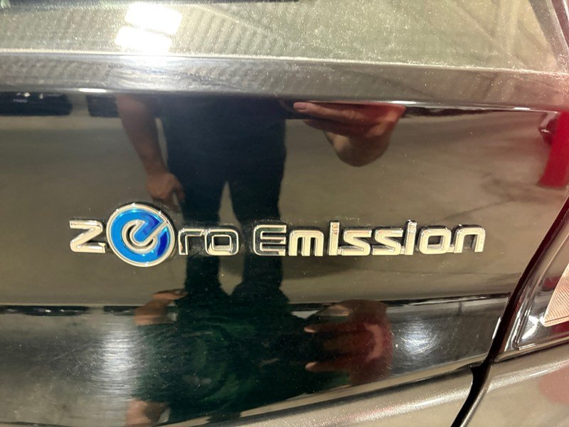 2018 Nissan LEAF SL Hatchback