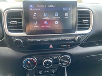 2024 Hyundai Venue Essential IVT