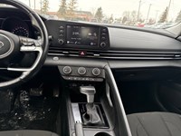 2022 Hyundai Elantra Preferred IVT