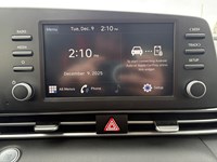 2022 Hyundai Elantra Preferred IVT