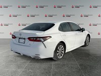 2024 Toyota Camry SE Auto